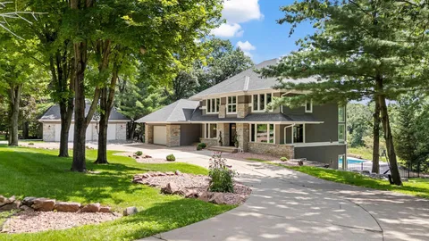 $2,750,000 | 9 Red Forest Way, North Oaks, MN 55127