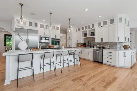 $2,750,000 | 9 Red Forest Way, North Oaks, MN 55127