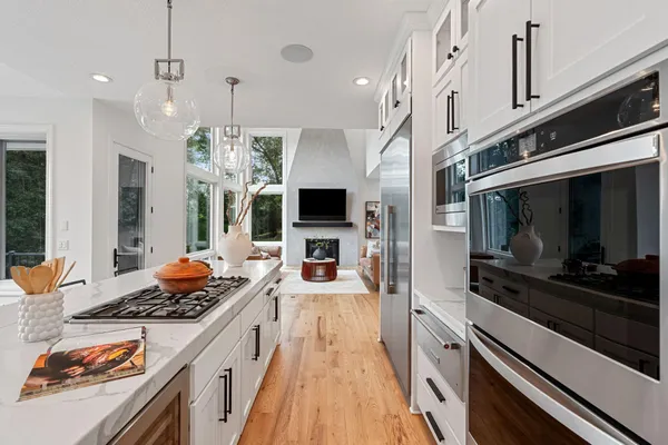 $2,750,000 | 9 Red Forest Way, North Oaks, MN 55127