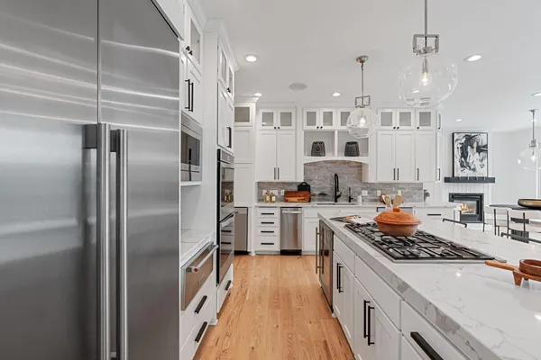 $2,750,000 | 9 Red Forest Way, North Oaks, MN 55127