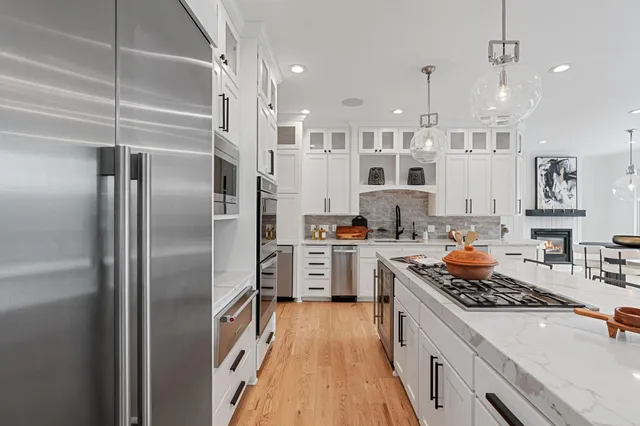 $2,750,000 | 9 Red Forest Way, North Oaks, MN 55127