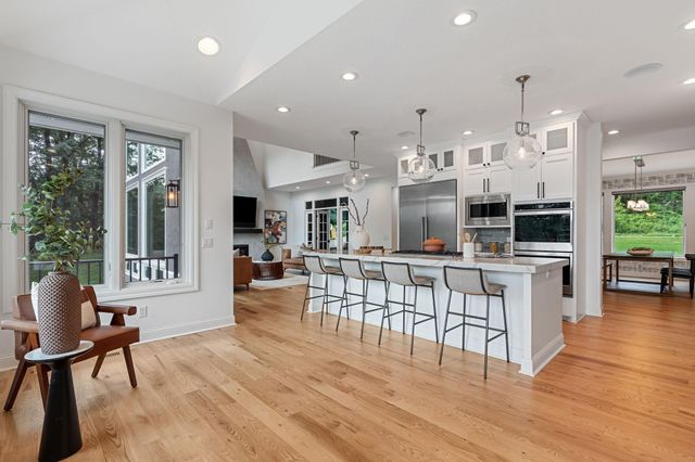 $2,750,000 | 9 Red Forest Way, North Oaks, MN 55127