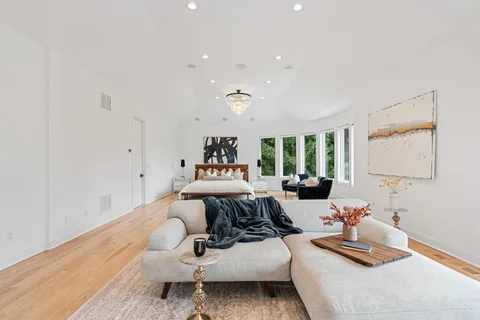 $2,750,000 | 9 Red Forest Way, North Oaks, MN 55127