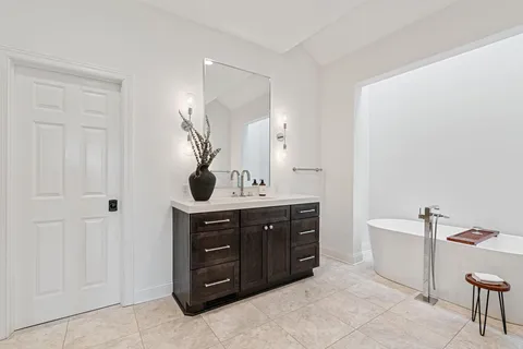 $2,750,000 | 9 Red Forest Way, North Oaks, MN 55127