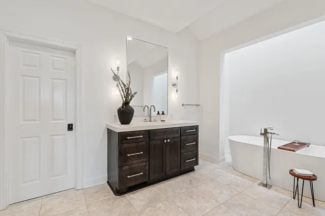 $2,750,000 | 9 Red Forest Way, North Oaks, MN 55127