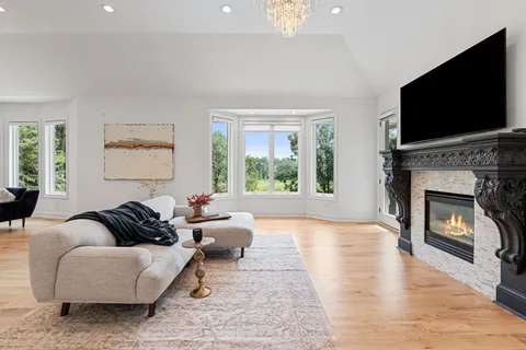 $2,750,000 | 9 Red Forest Way, North Oaks, MN 55127