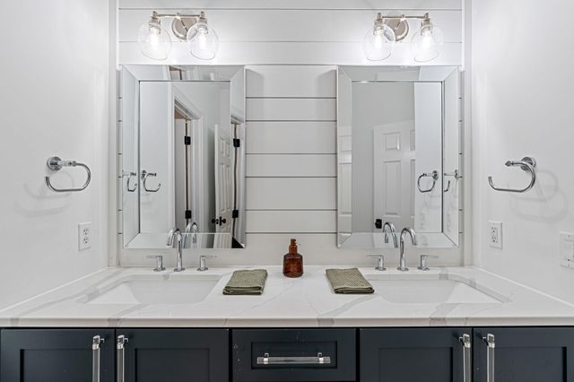 $2,750,000 | 9 Red Forest Way, North Oaks, MN 55127