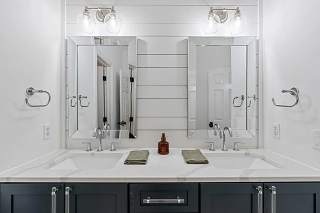 $2,750,000 | 9 Red Forest Way, North Oaks, MN 55127