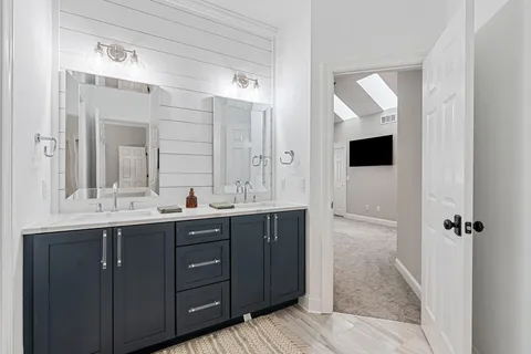 $2,750,000 | 9 Red Forest Way, North Oaks, MN 55127