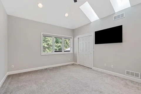 $2,750,000 | 9 Red Forest Way, North Oaks, MN 55127