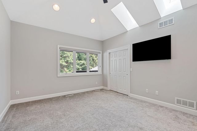 $2,750,000 | 9 Red Forest Way, North Oaks, MN 55127