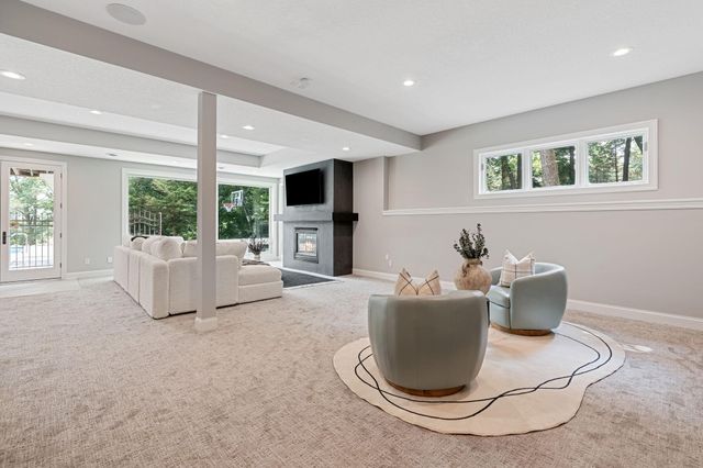 $2,750,000 | 9 Red Forest Way, North Oaks, MN 55127