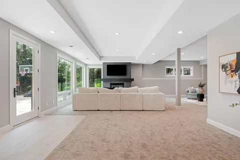 $2,750,000 | 9 Red Forest Way, North Oaks, MN 55127