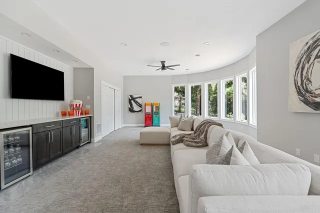 $2,750,000 | 9 Red Forest Way, North Oaks, MN 55127