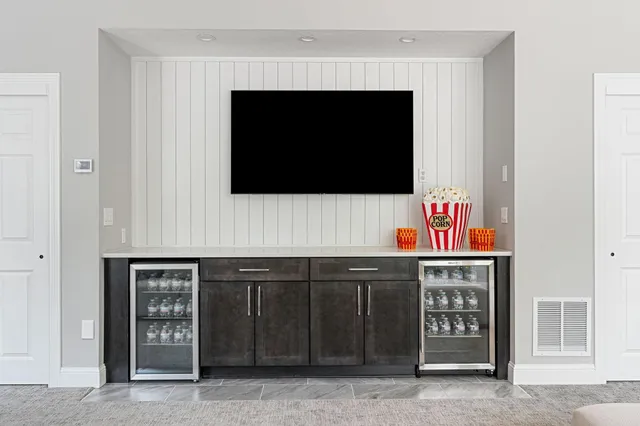 $2,750,000 | 9 Red Forest Way, North Oaks, MN 55127