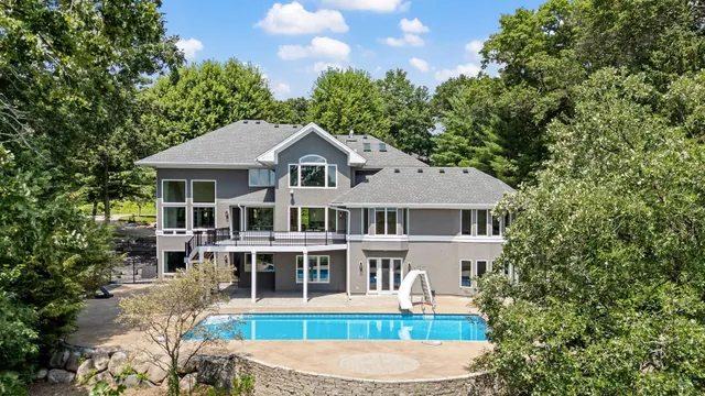 $2,750,000 | 9 Red Forest Way, North Oaks, MN 55127