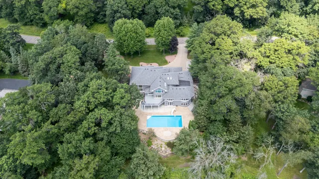 $2,750,000 | 9 Red Forest Way, North Oaks, MN 55127