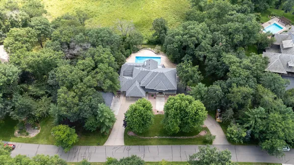 $2,750,000 | 9 Red Forest Way, North Oaks, MN 55127