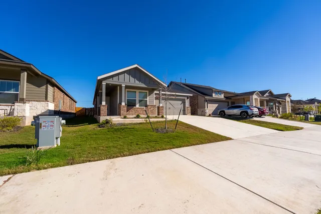 $1,950 | 319 Alamito Avenue, Kyle, TX 78640