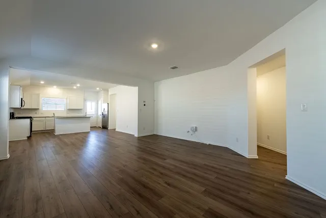 $1,950 | 319 Alamito Avenue, Kyle, TX 78640