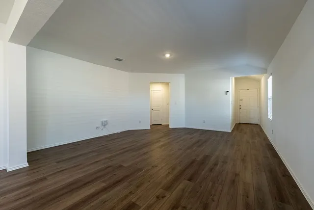 $1,950 | 319 Alamito Avenue, Kyle, TX 78640