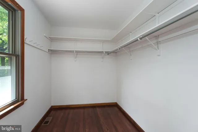 a view of utility room