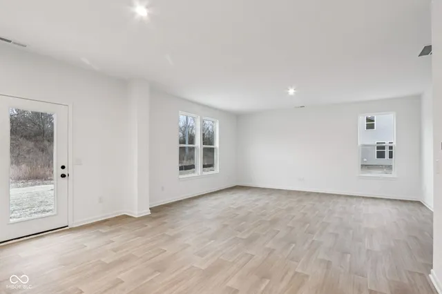 $286,999 | 2020 Black Oak Drive, Shelbyville, IN 46176