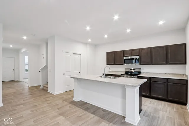 $286,999 | 2020 Black Oak Drive, Shelbyville, IN 46176