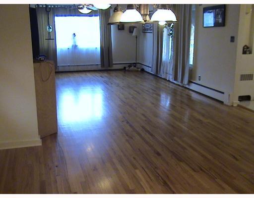 3434 Willett Road Baldwin, PA 15227 - Photo 3 of 18 Living Room.