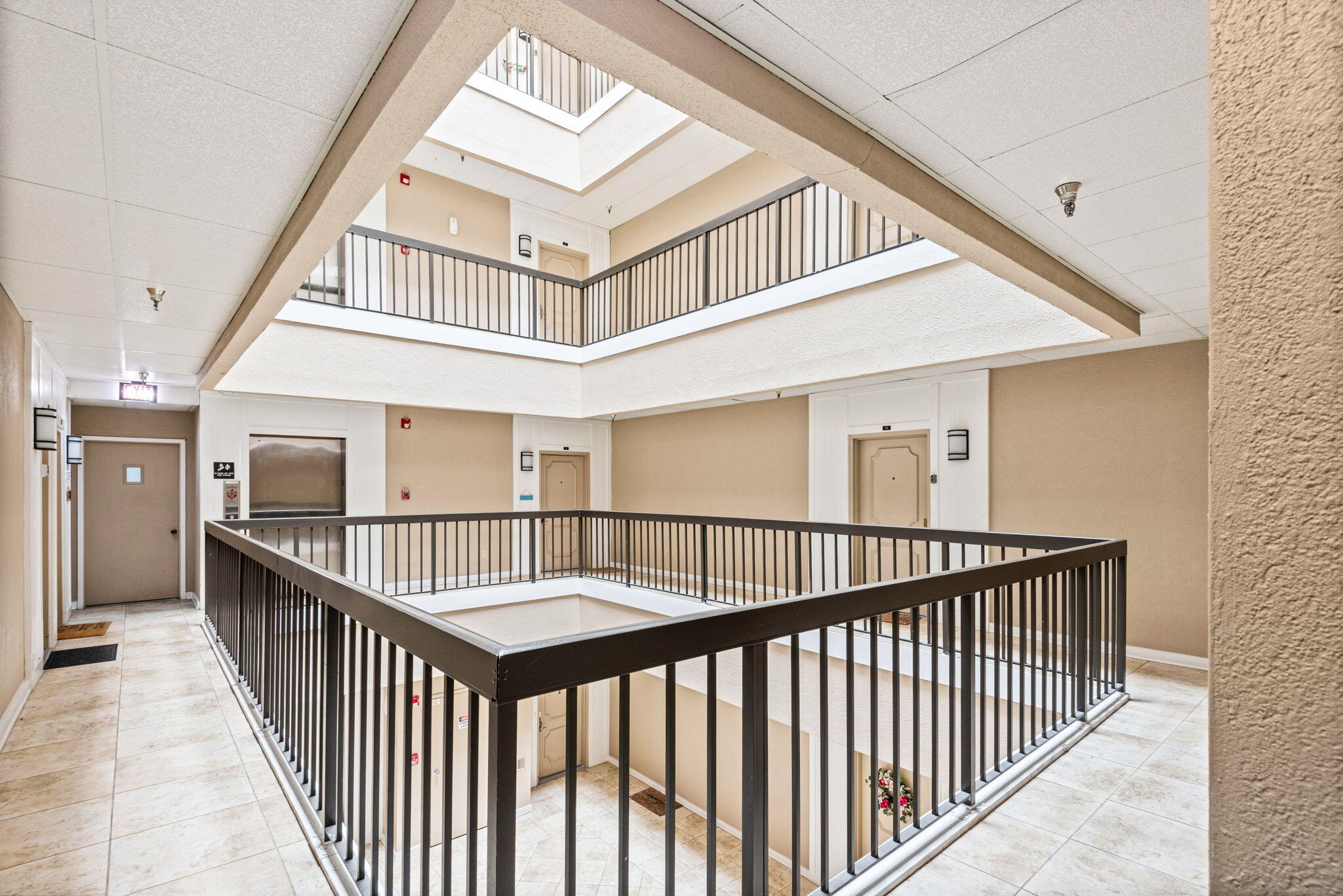 197 Durango Road, Unit 3B Destin, FL 32541 - Photo 32 of 46 32-Sun_King_Towers_3B_20260318_129