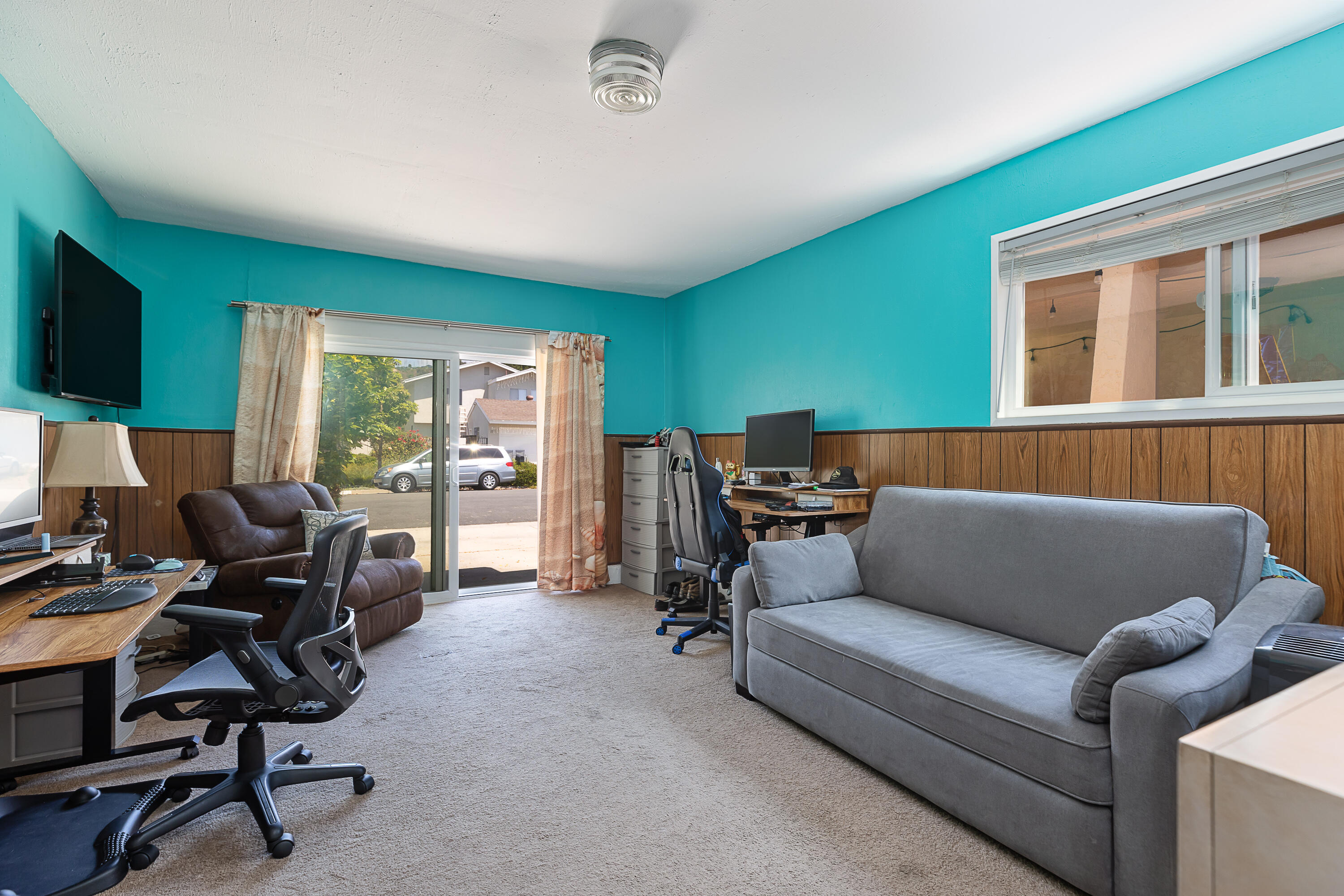 224 Hillview Drive Goleta, CA 93117 - Photo 17 of 20 a workspace with lounge chair and a window