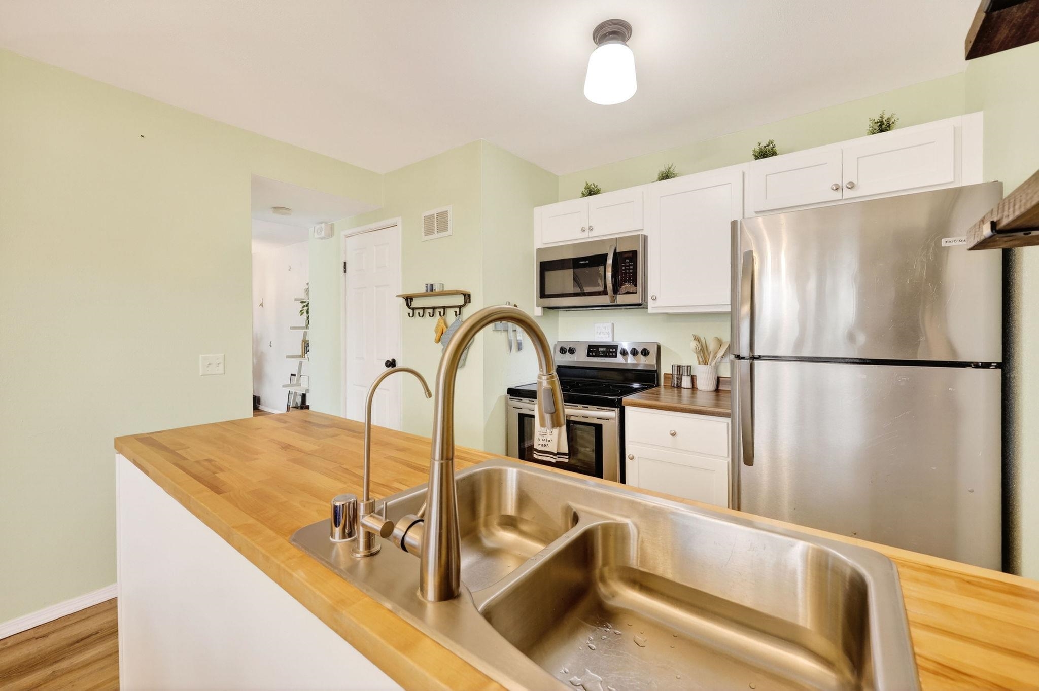 507 East, Unit 507 Madison, WI 53704 - Photo 14 of 62