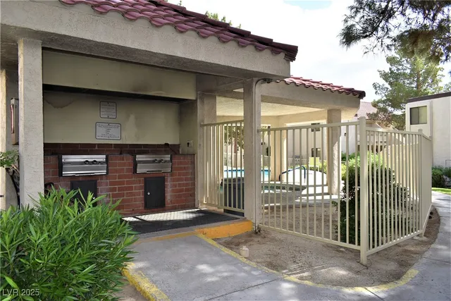 $154,400 | 3720 Desert Marina Drive, Unit 33, Laughlin, NV 89029