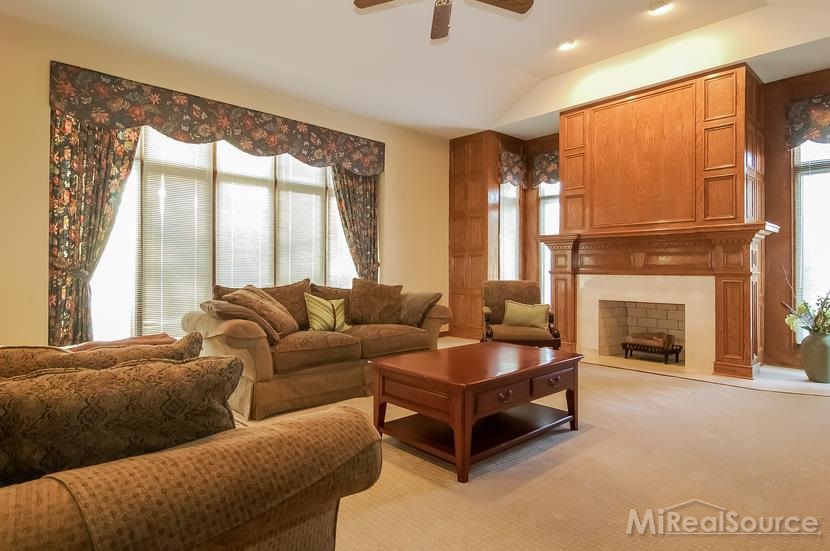 1069 Olympia Drive Rochester Hills, MI 48306 - Photo 11 of 27