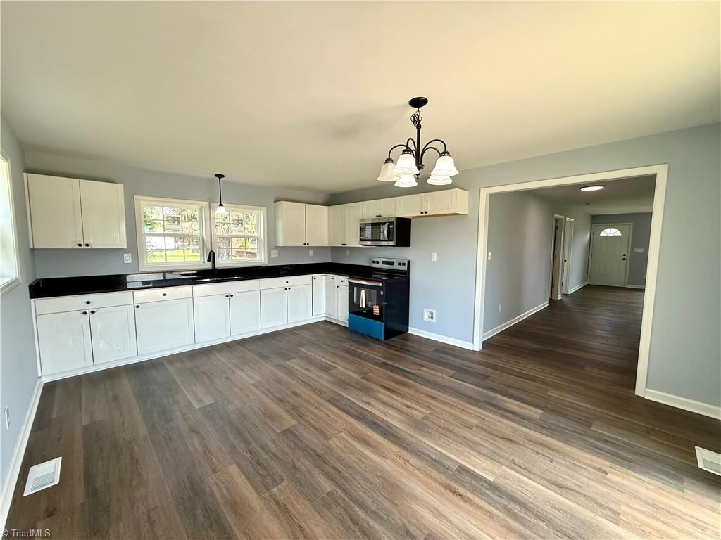 6129 Ridge Road Lexington, NC 27295 - Photo 12 of 37 Large Eat In Kitchen