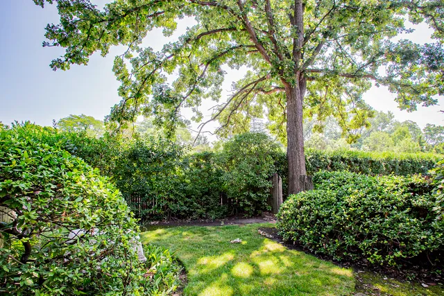 $299,000 | 590 Green Bay Road, Glencoe, IL 60022