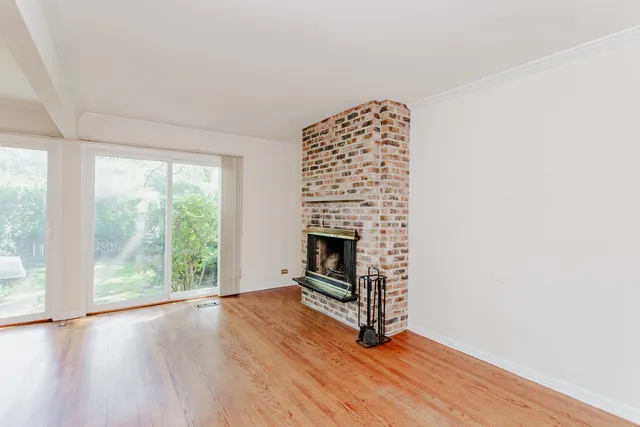 $299,000 | 590 Green Bay Road, Glencoe, IL 60022