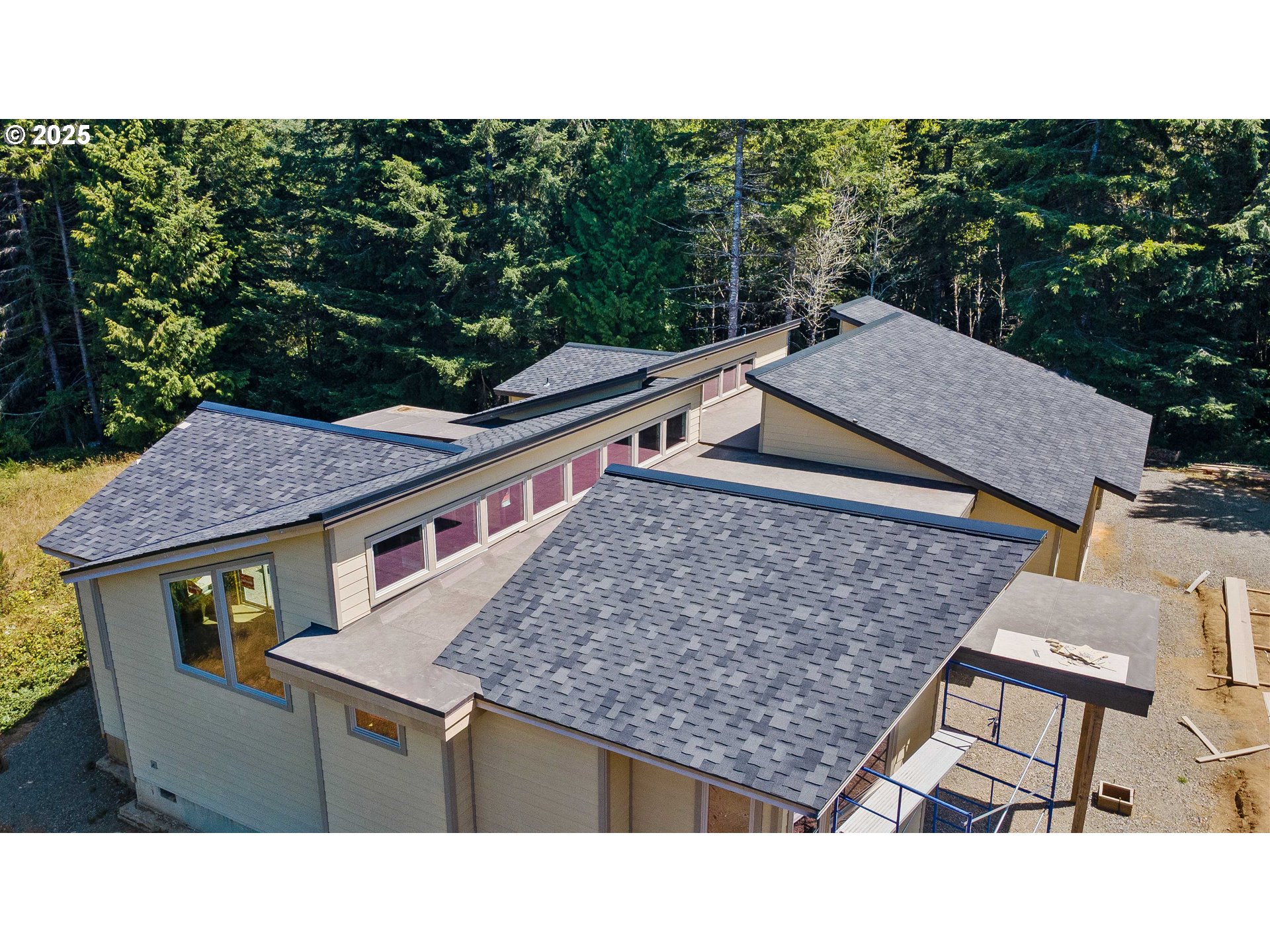 62039 Double Eagle Road Coos Bay, OR 97420 - Photo 5 of 41