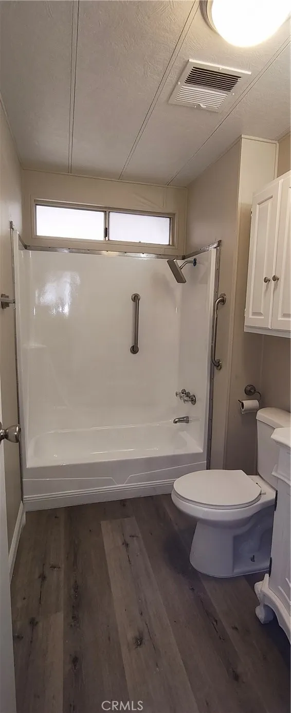 17640 Corkill Road, Unit 78 Desert Hot Springs, CA 92241 - Photo 19 of 58 Guest bathroom