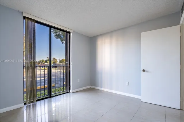 $2,300 | 6795 Southwest 132nd Avenue, Unit 101, Miami, FL 33183