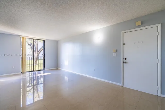 $2,300 | 6795 Southwest 132nd Avenue, Unit 101, Miami, FL 33183