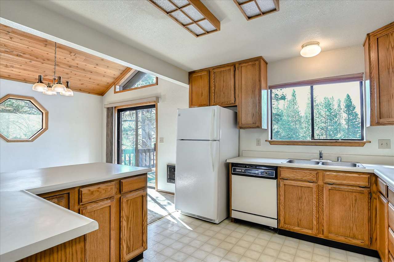 11675 Bennett Flat Road Truckee, CA 96161 - Photo 4 of 19 Gallery Image 4