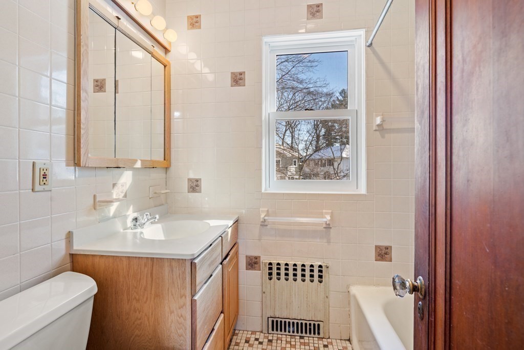 11 Charlotte Road Newton, MA 02459 - Photo 15 of 23