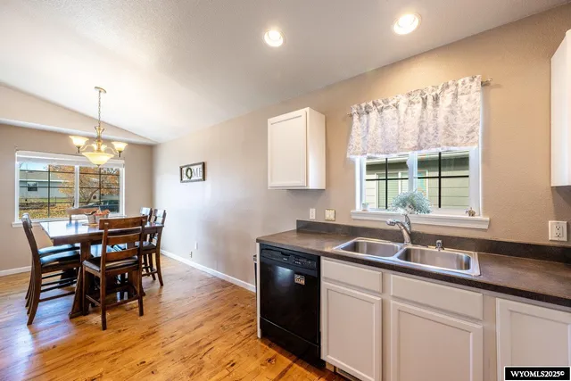 $338,500 | 1725 Highland Avenue, Sheridan, WY 82801