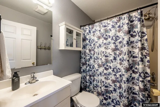 $338,500 | 1725 Highland Avenue, Sheridan, WY 82801