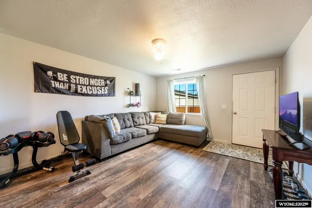 $338,500 | 1725 Highland Avenue, Sheridan, WY 82801