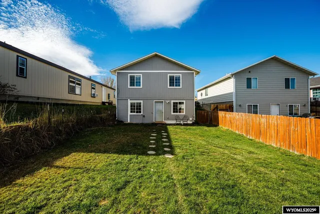 $338,500 | 1725 Highland Avenue, Sheridan, WY 82801