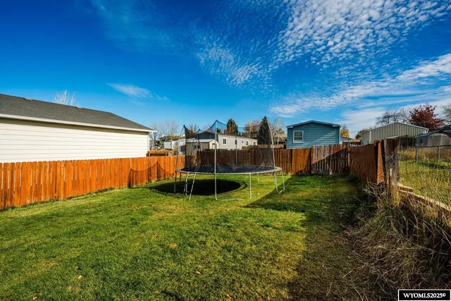 $338,500 | 1725 Highland Avenue, Sheridan, WY 82801