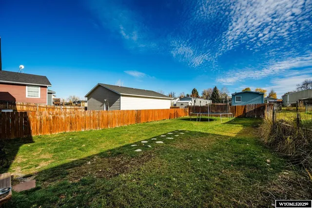 $338,500 | 1725 Highland Avenue, Sheridan, WY 82801