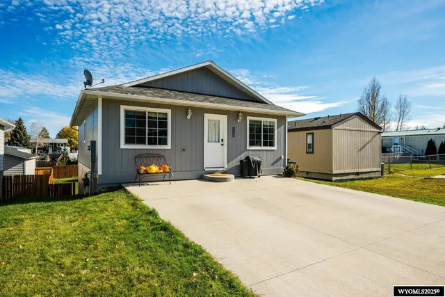 $338,500 | 1725 Highland Avenue, Sheridan, WY 82801